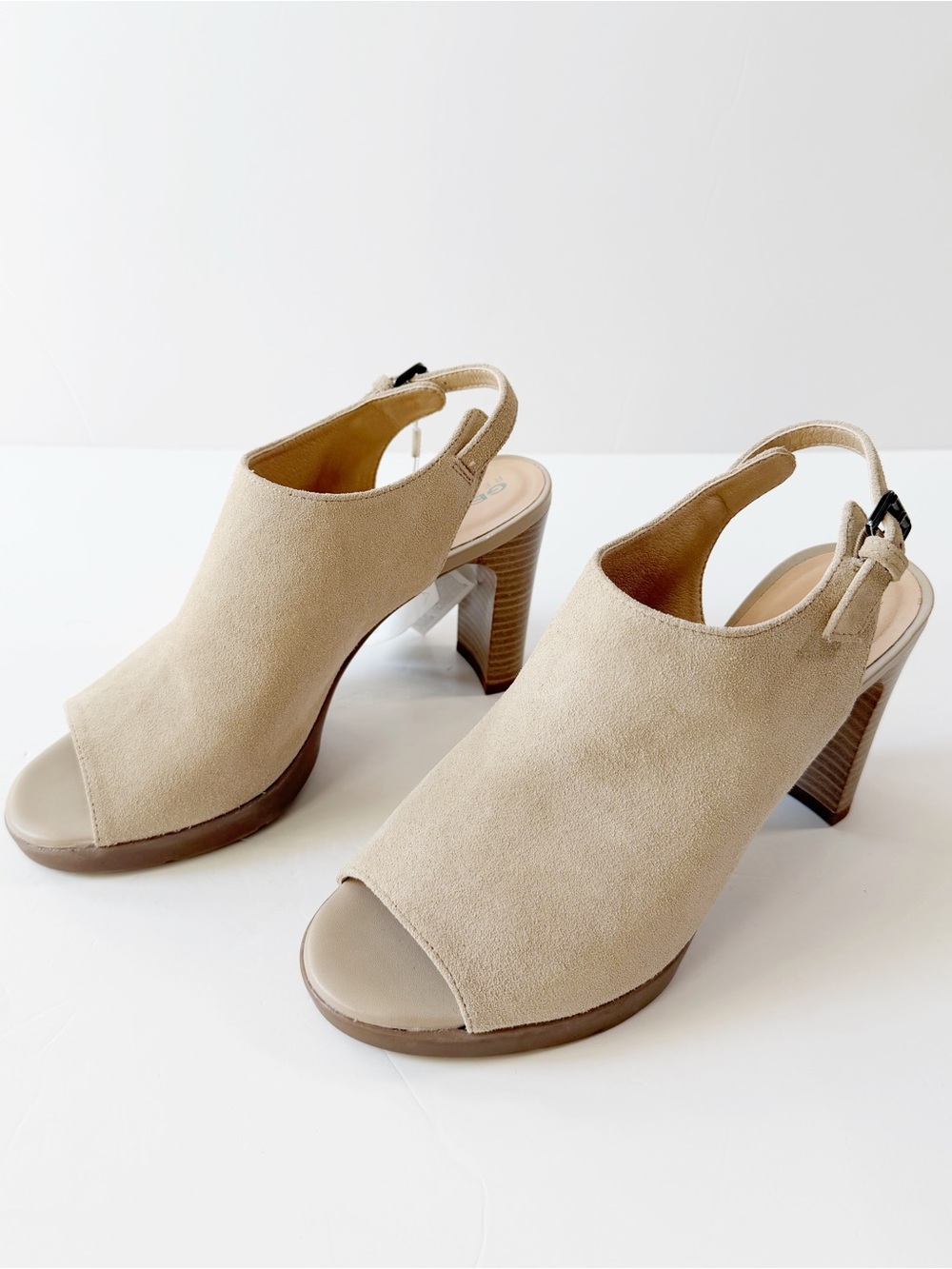 NWT Geox Respira Woman Tan Leather Open Toe Chunky Heel Sandal EU39 Classic Boho